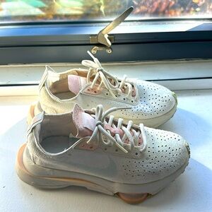 Nike Air Zoom-type sneakers in pale ivory. Women wize 6.5.